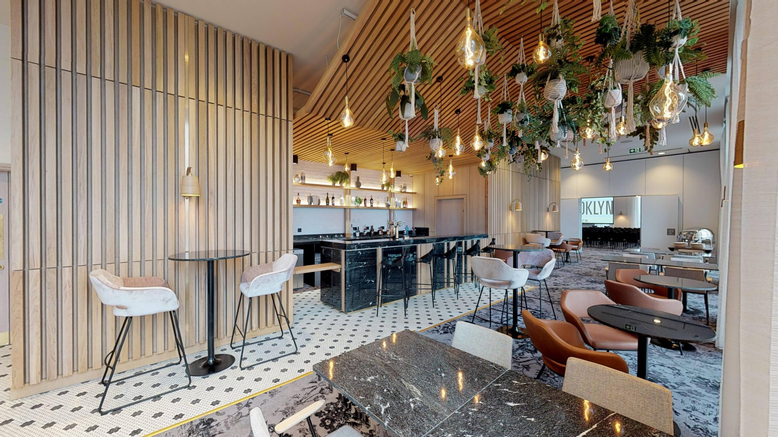 Bars Restaurants